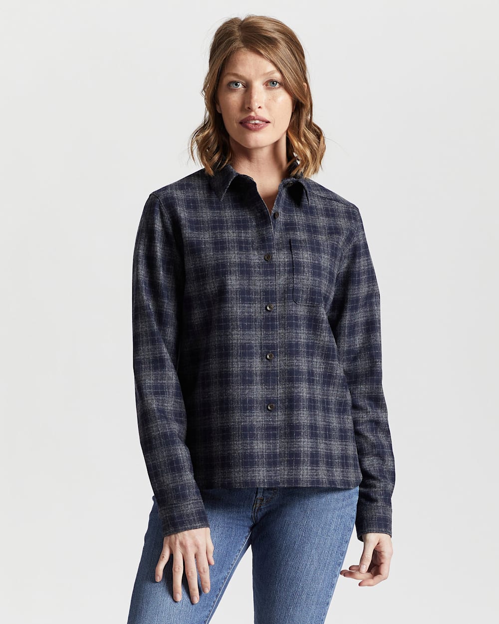 WOMEN'S LODGE SHIRT IN NAVY/GREY SPACE DYE PLAID image number 1