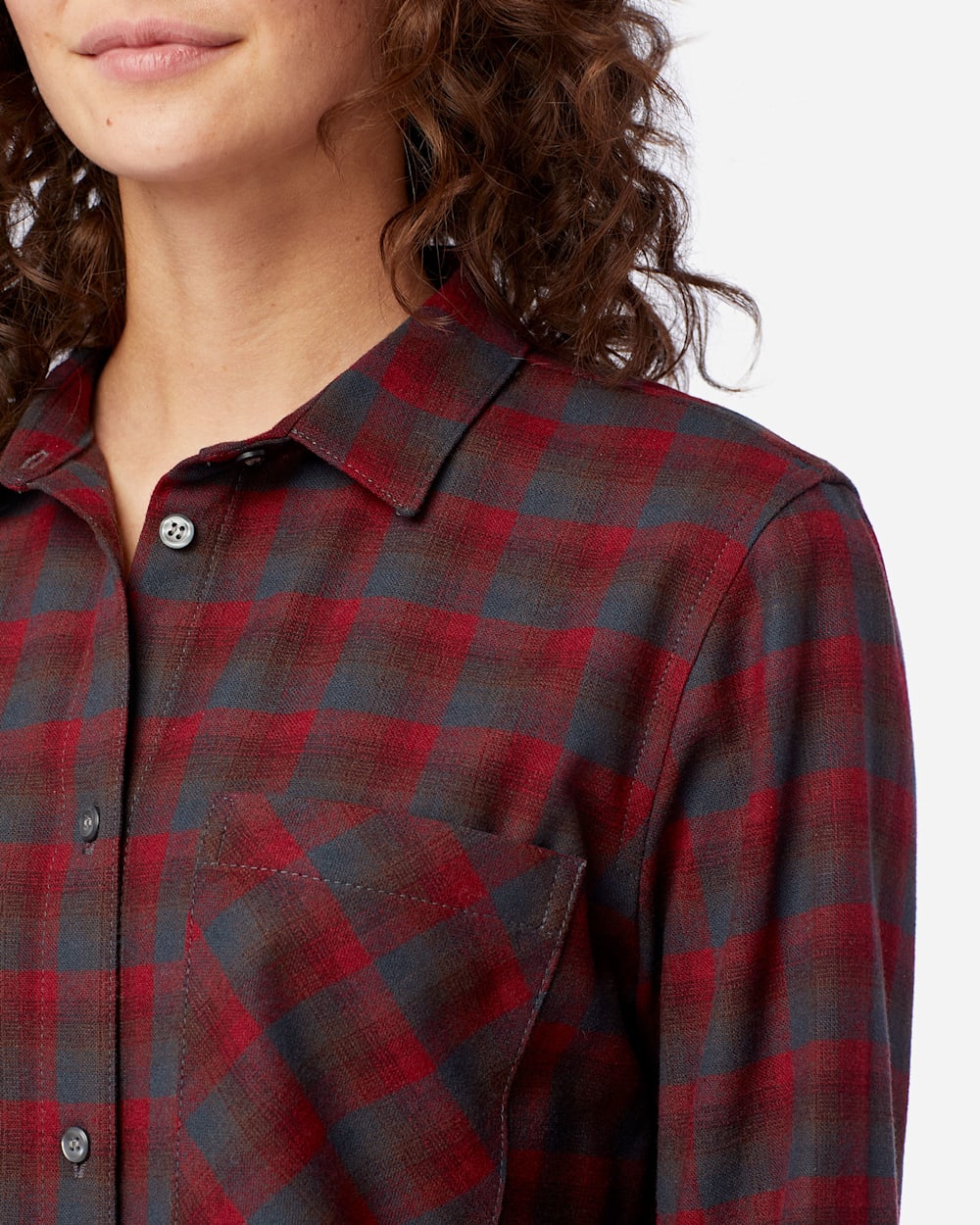 ALTERNATE VIEW OF WOMEN'S ULTRALUXE MERINO PIPER SHIRT IN RED/GREY OMBRE image number 4