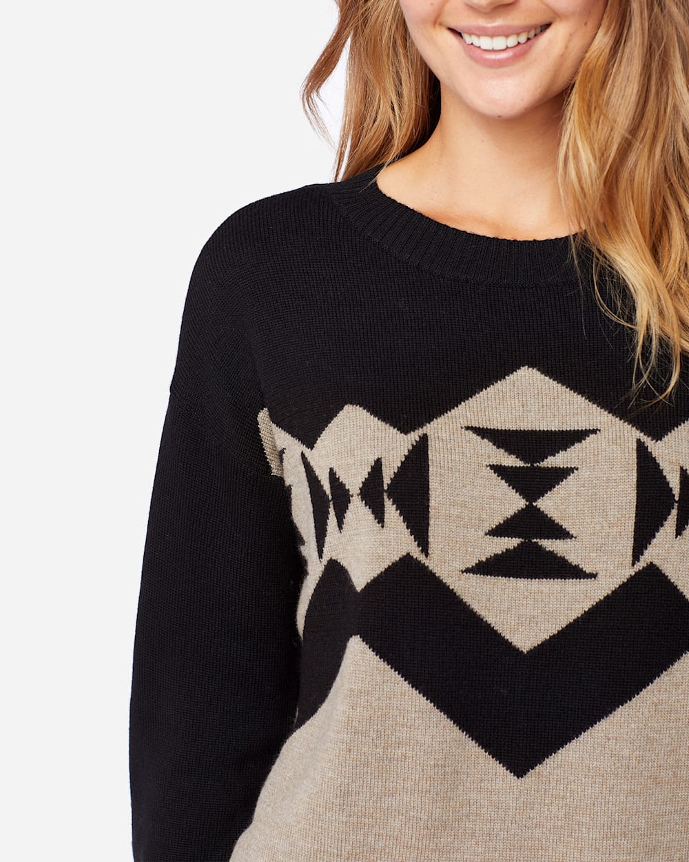 ALTERNATE VIEW OF WOMEN'S SONORA MERINO PULLOVER IN TAUPE HEATHER/BLACK image number 4