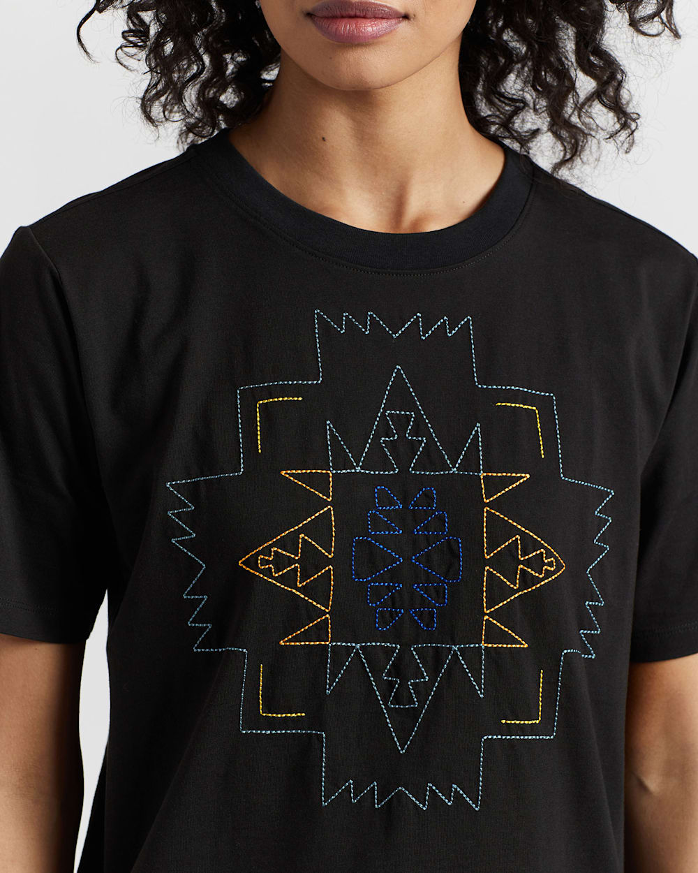 ALTERNATE VIEW OF WOMEN'S DESCHUTES EMBROIDERED TEE IN BLACK image number 4