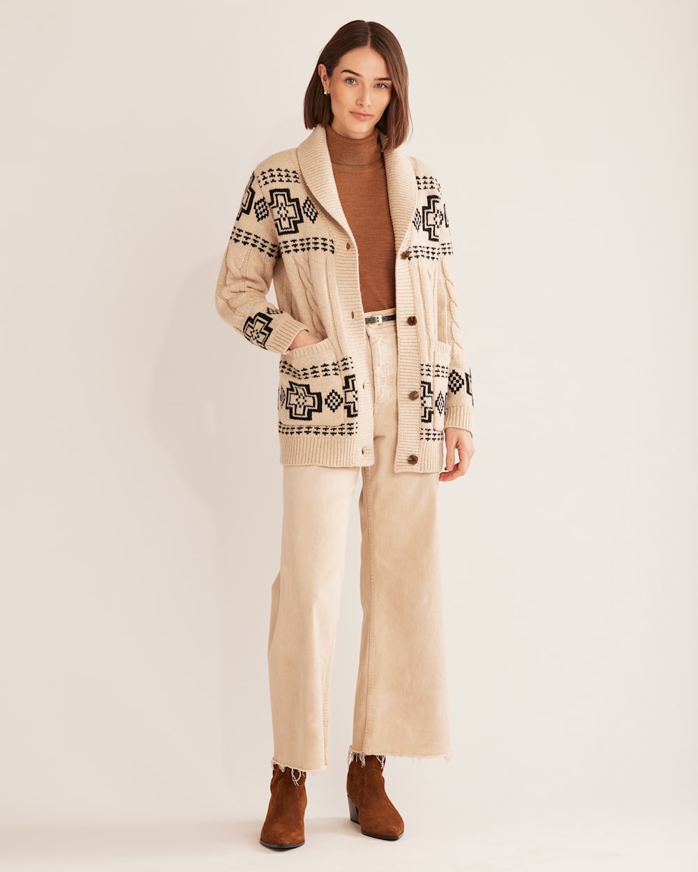 WOMEN'S HARDING LAMBSWOOL CABLE CARDIGAN IN IVORY/BLACK image number 1