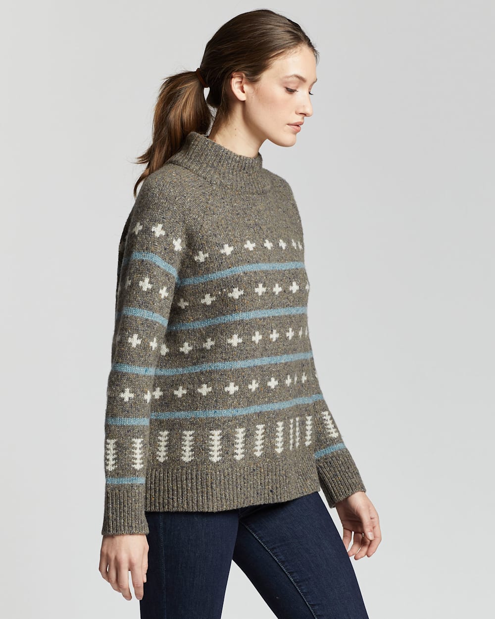 ALTERNATE VIEW OF WOMEN'S GRAPHIC DONEGAL MERINO SWEATER IN GREY MULTI image number 3