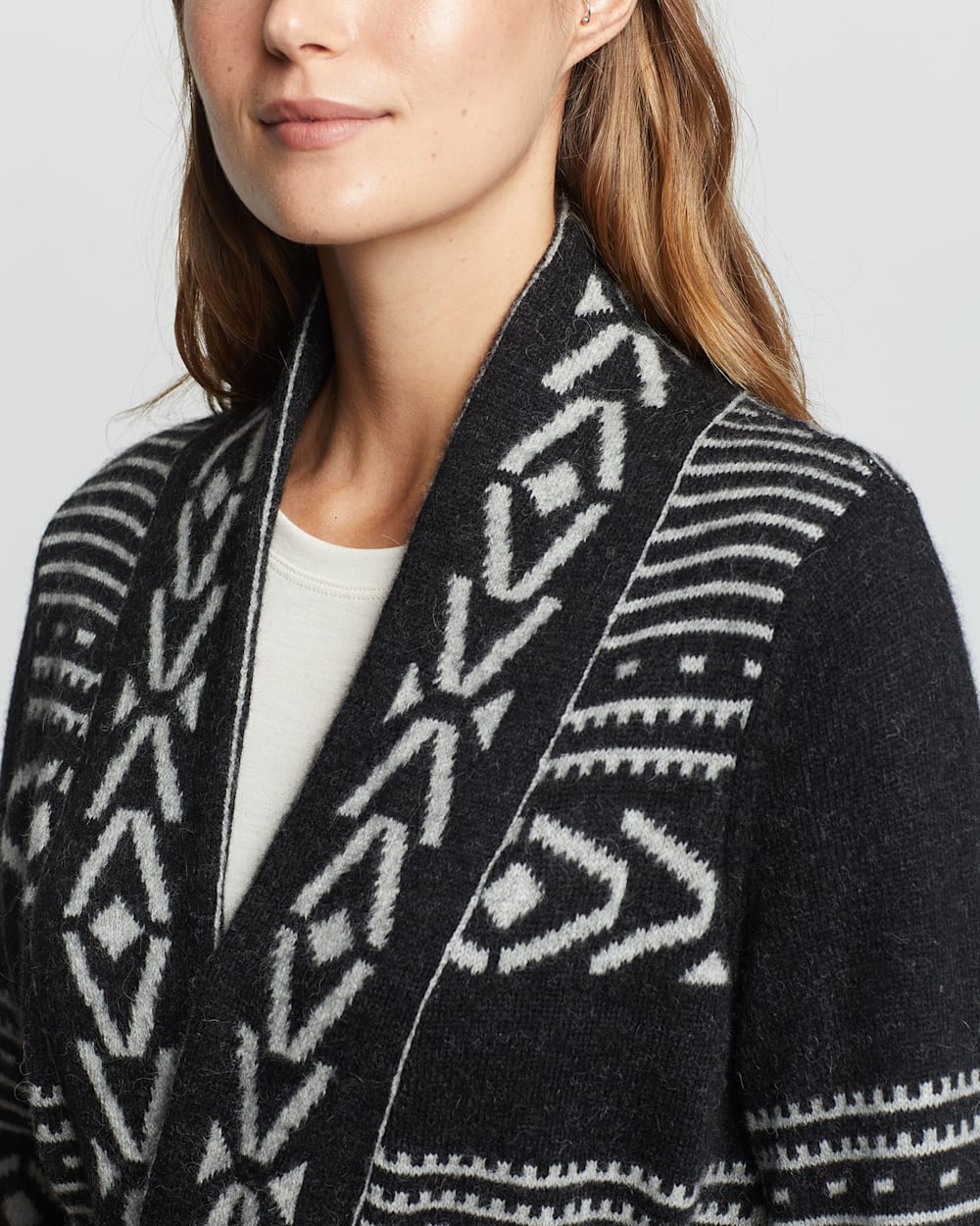 ALTERNATE VIEW OF WOMEN'S ALPACA DISCOVERY CARDIGAN IN BLACK/GREY image number 5