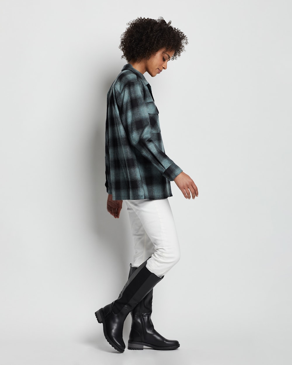 ALTERNATE VIEW OF WOMEN'S BOYFRIEND BOARD SHIRT IN SHALE MIX BUFFALO OMBRE image number 4