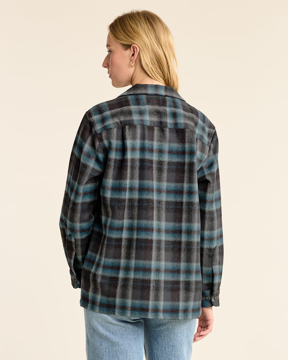 ALTERNATE VIEW OF WOMEN'S PLAID BOYFRIEND BOARD SHIRT IN GREY MIX/AQUA PLAID image number 3