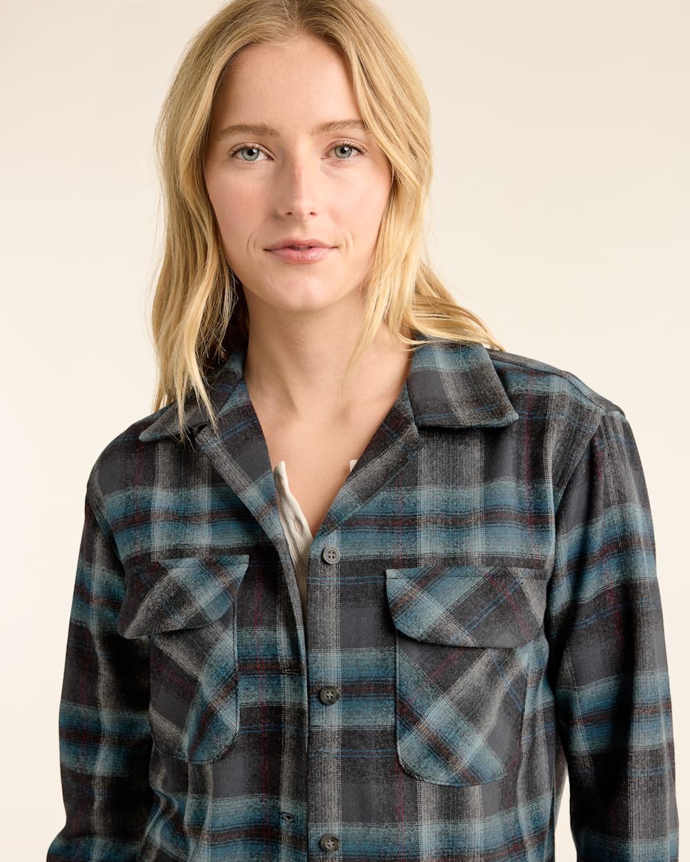 ALTERNATE VIEW OF WOMEN'S PLAID BOYFRIEND BOARD SHIRT IN GREY MIX/AQUA PLAID image number 4