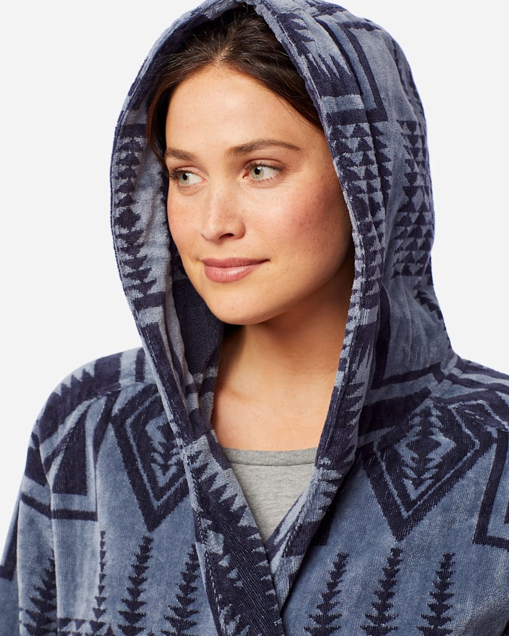 ALTERNATE VIEW OF WOMEN'S JACQUARD TERRY ROBE IN DUSK BLUE HARDING image number 4