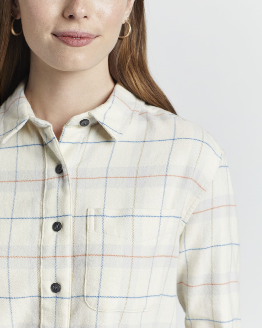 ALTERNATE VIEW OF WOMEN'S GIRLFRIEND DOUBLE-BRUSHED FLANNEL SHIRT IN IVORY MULTI WINDOWPANE image number 4
