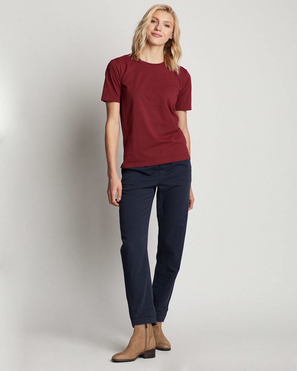 WOMEN'S DESCHUTES TEE IN CABERNET image number 1