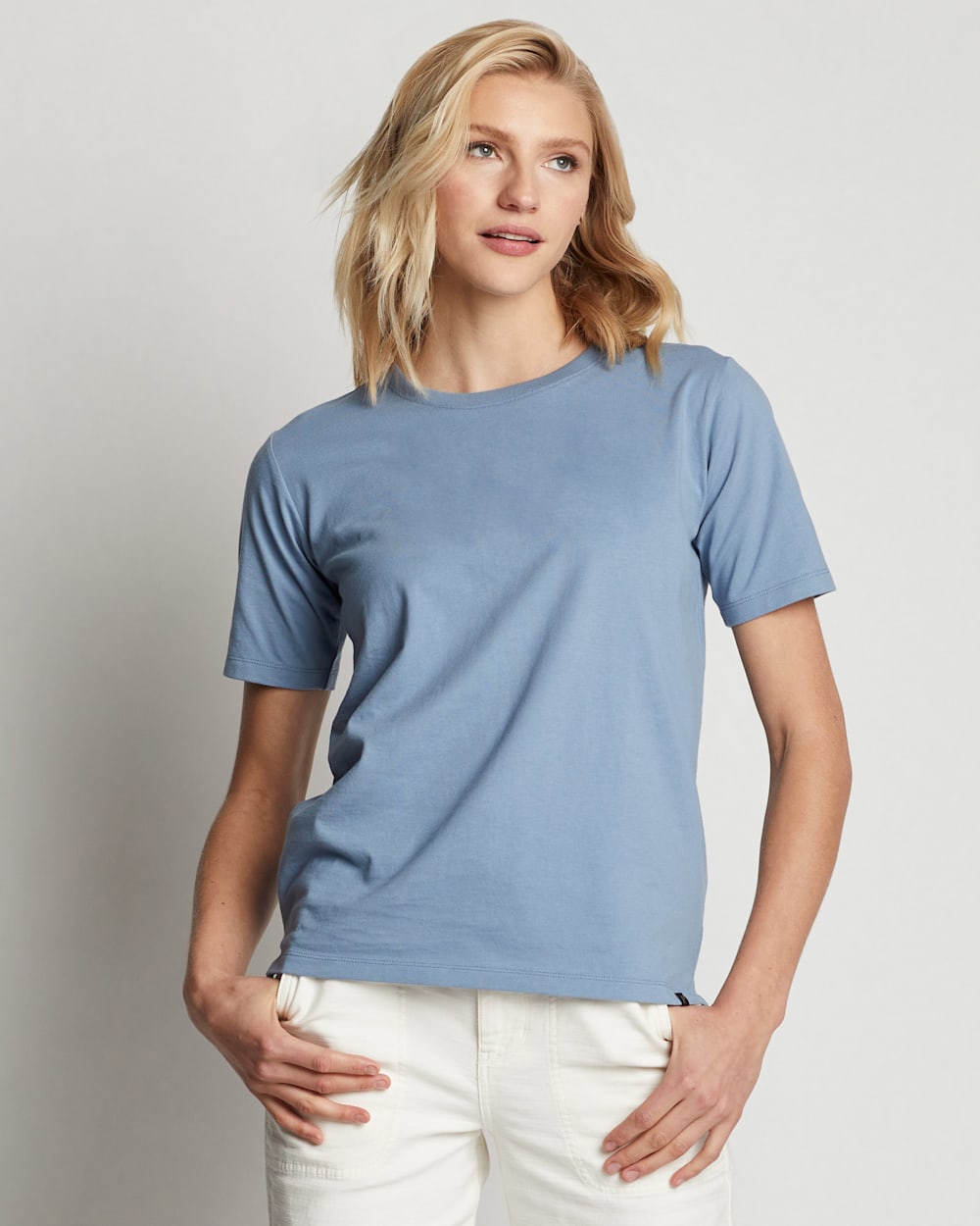 ALTERNATE VIEW OF WOMEN'S DESCHUTES TEE IN BAY BLUE image number 2