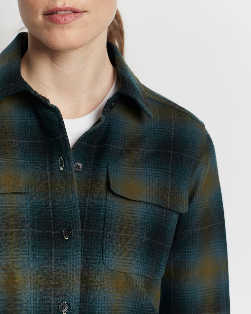 ALTERNATE VIEW OF WOMEN'S BOARD SHIRT IN GREEN OMBRE image number 2