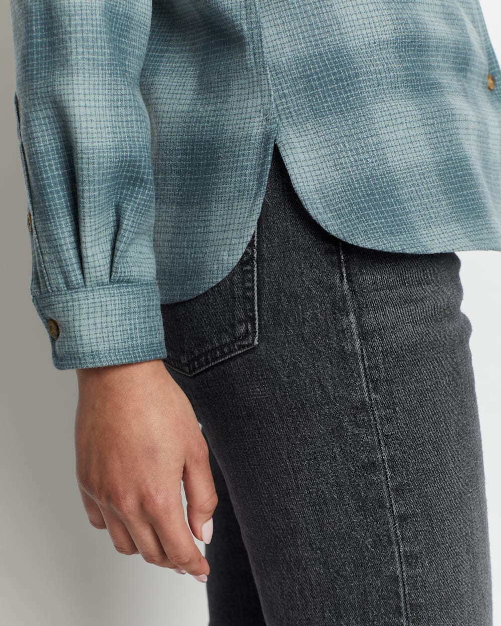 ALTERNATE VIEW OF WOMEN'S BOARD SHIRT IN BLUE SHADOW PLAID image number 2