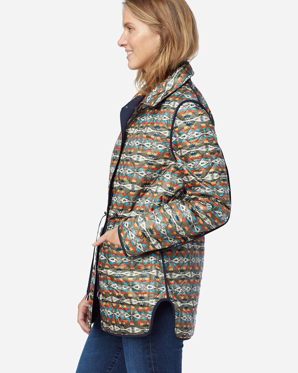 ALTERNATE VIEW OF WOMEN'S MEADOW REVERSIBLE QUILTED JACKET IN TUCSON/NAVY image number 3