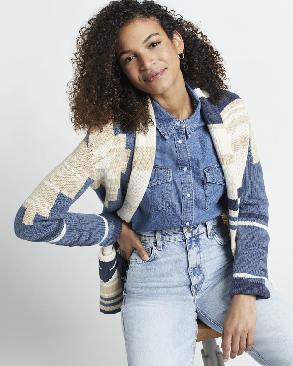 WOMEN'S GRAPHIC CARDIGAN IN SANDSHELL/NAVY MULTI image number 1