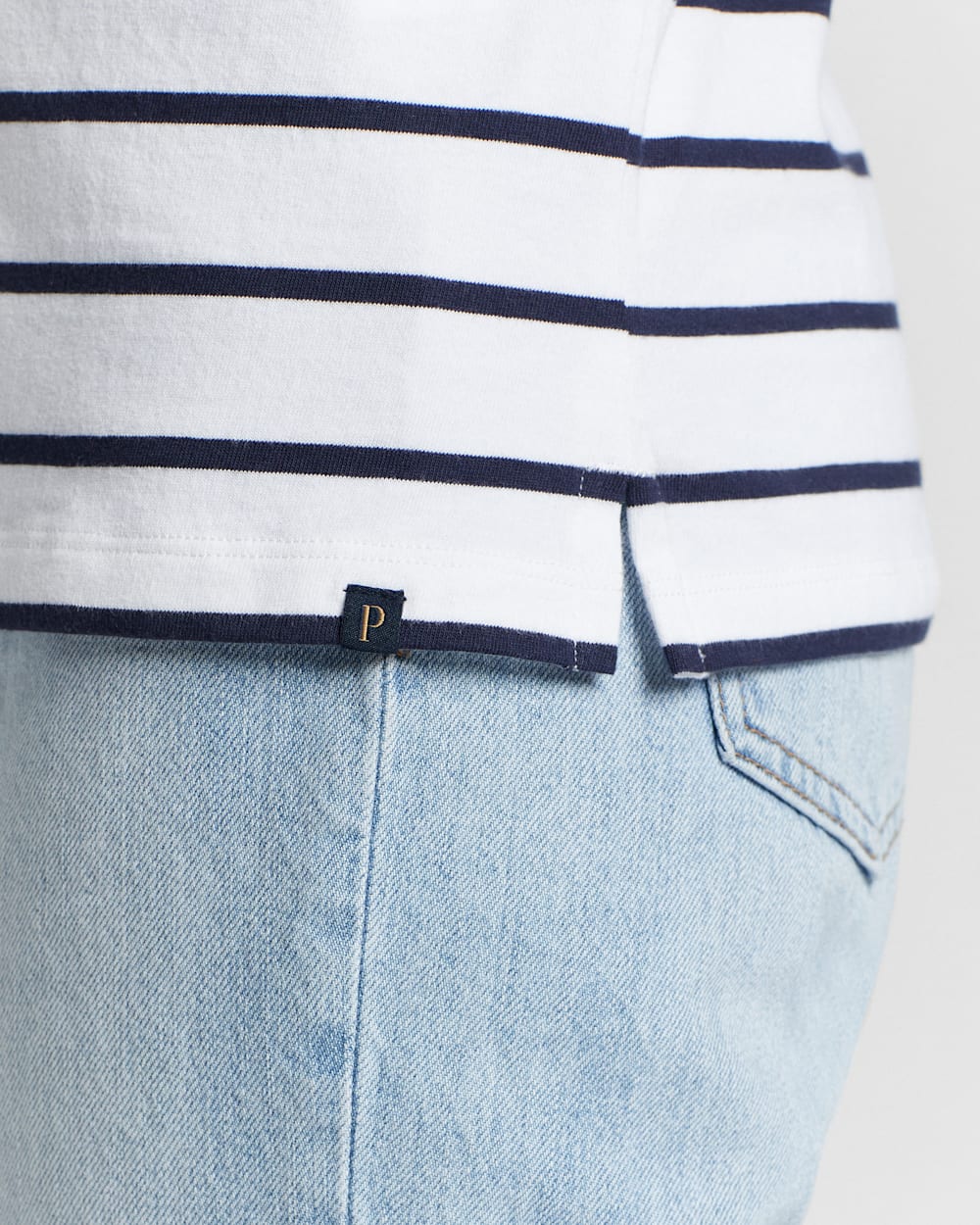 ALTERNATE VIEW OF WOMEN'S DESCHUTES STRIPE TEE IN WHITE/MIDNIGHT NAVY image number 5