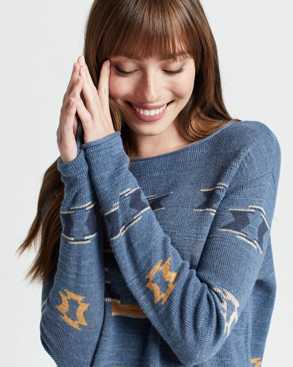 WOMEN'S LONG-SLEEVE GRAPHIC PULLOVER IN BLUE DENIM MULTI image number 4