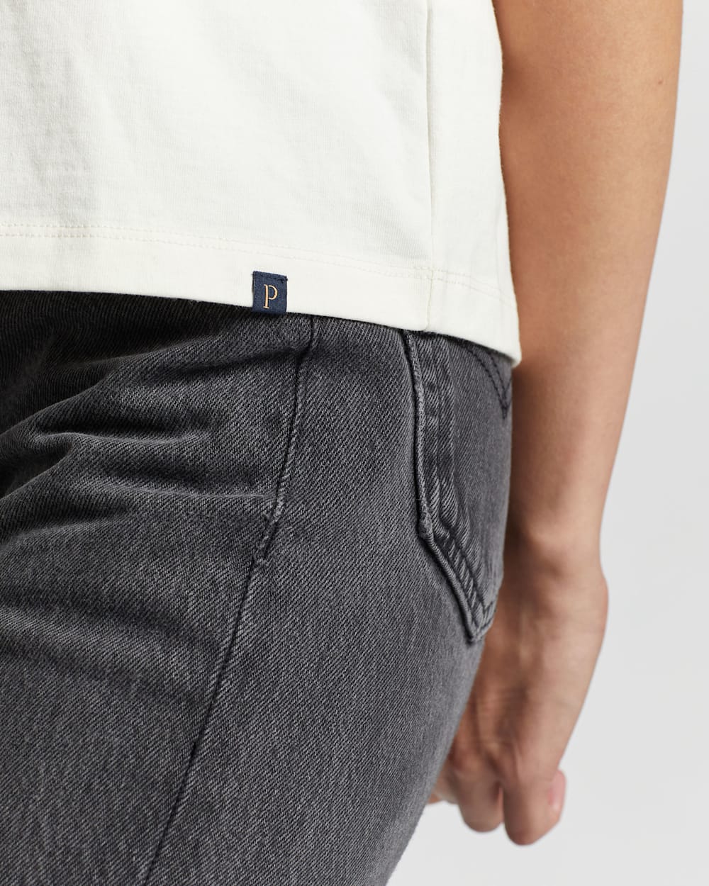 WOMEN'S CROPPED DESCHUTES GRAPHIC TEE IN ANTIQUE WHITE HARDING image number 4