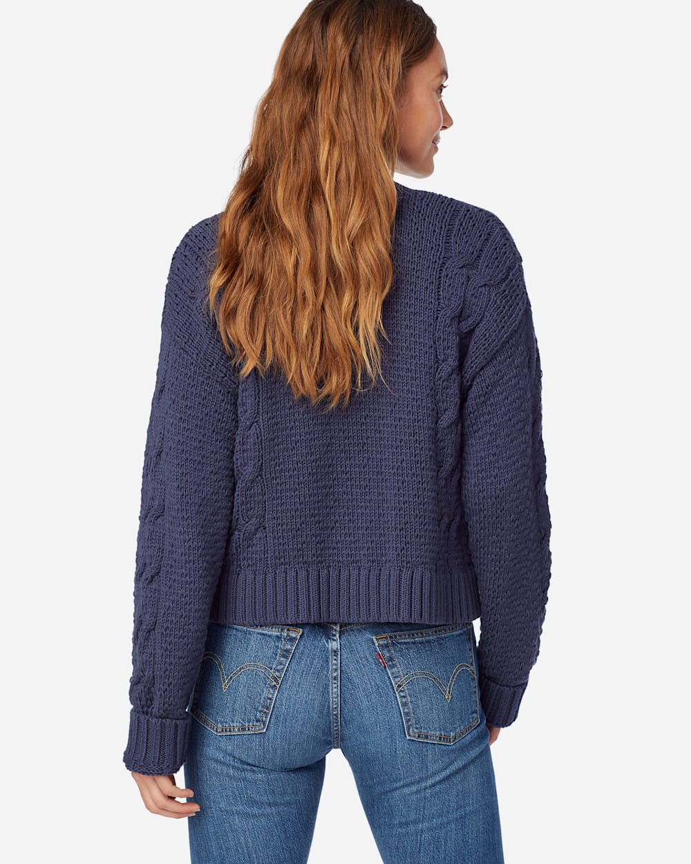 WOMEN'S CROPPED CABLE CARDIGAN IN INDIGO image number 3