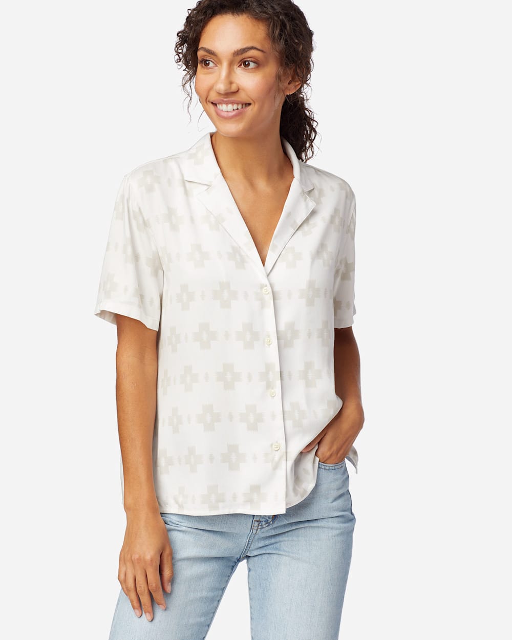 WOMEN'S SHORT-SLEEVE PATTERNED SHIRT IN WHITE image number 1