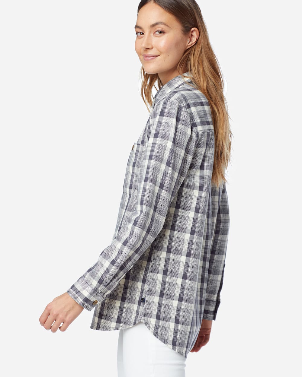 WOMEN'S BEACH SHACK SHIRT IN IVORY/NAVY PLAID image number 3