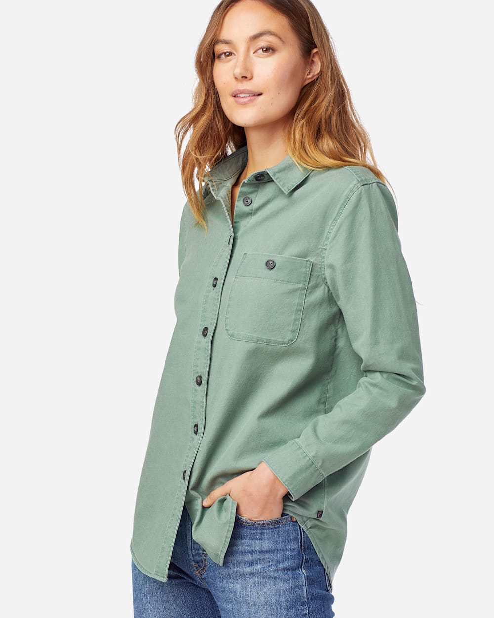 WOMEN'S BEACH SHACK SHIRT IN SPRUCE GREEN image number 1