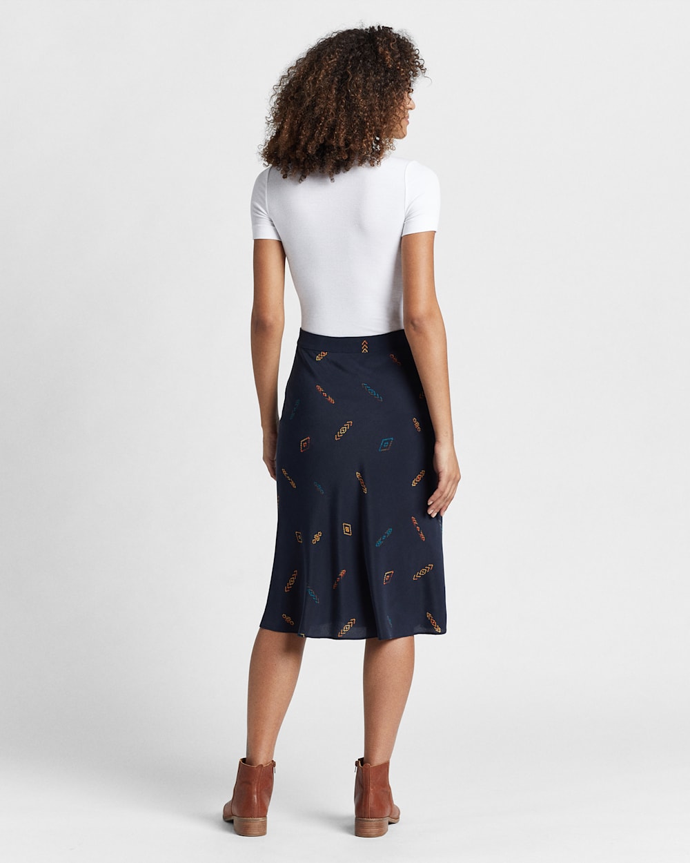 ALTERNATE VIEW OF WASHABLE SILK MIDI SKIRT IN MIDNIGHT NAVY MULTI image number 2