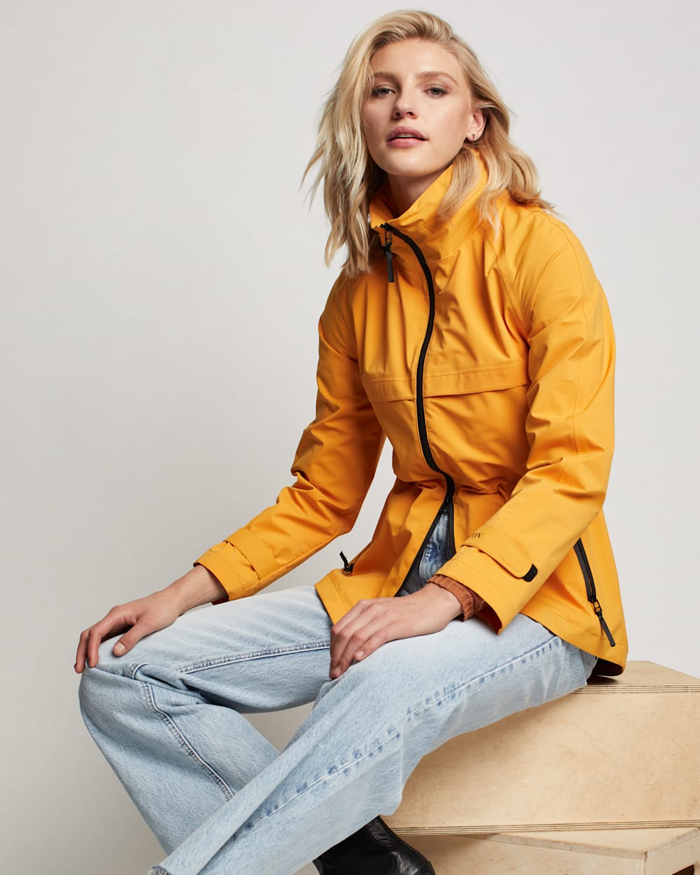 WOMEN'S PARADISE RIPSTOP JACKET IN SUNSET image number 1