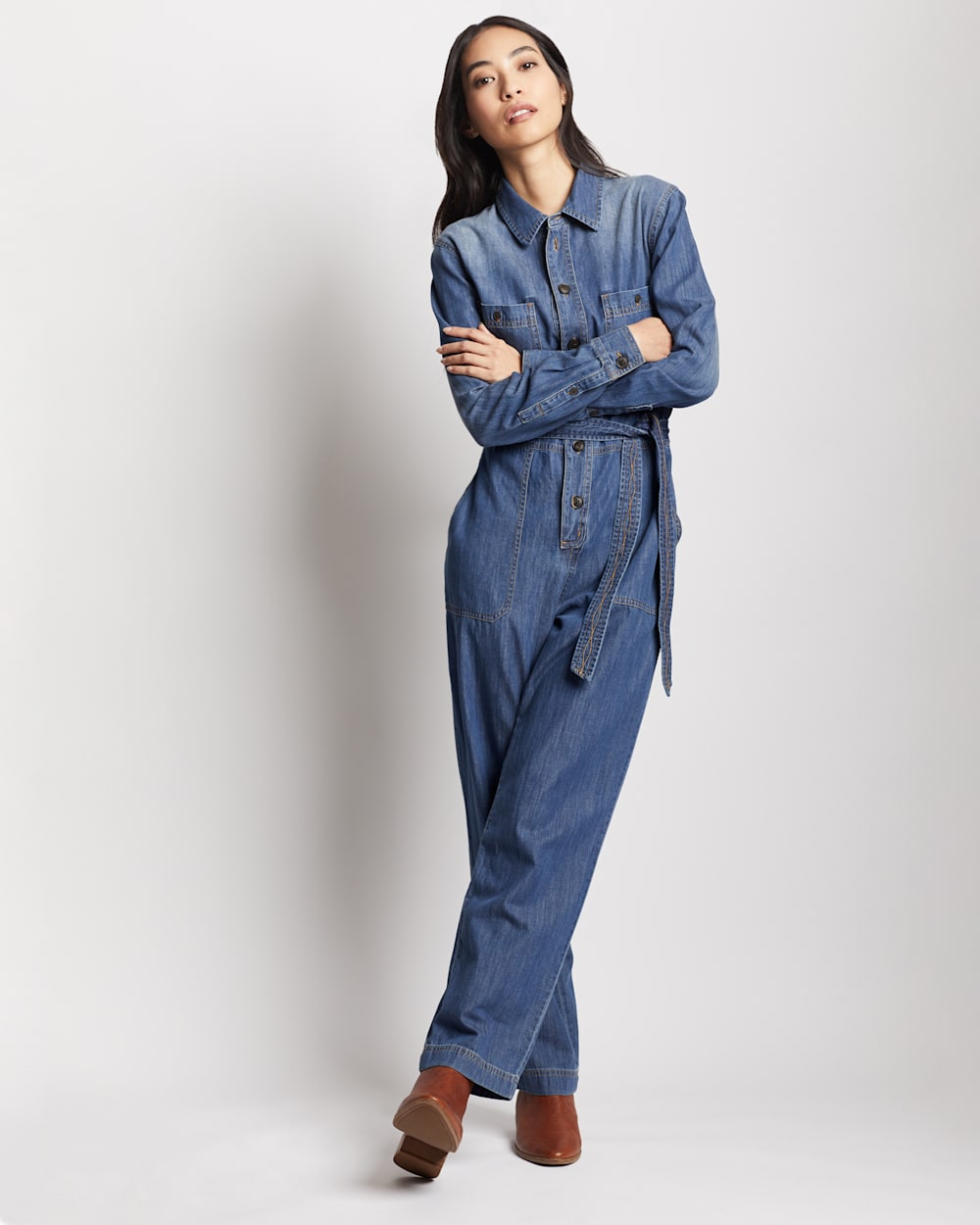 WOMEN'S CHAMBRAY UTILITY JUMPSUIT IN MEDIUM BLUE image number 1