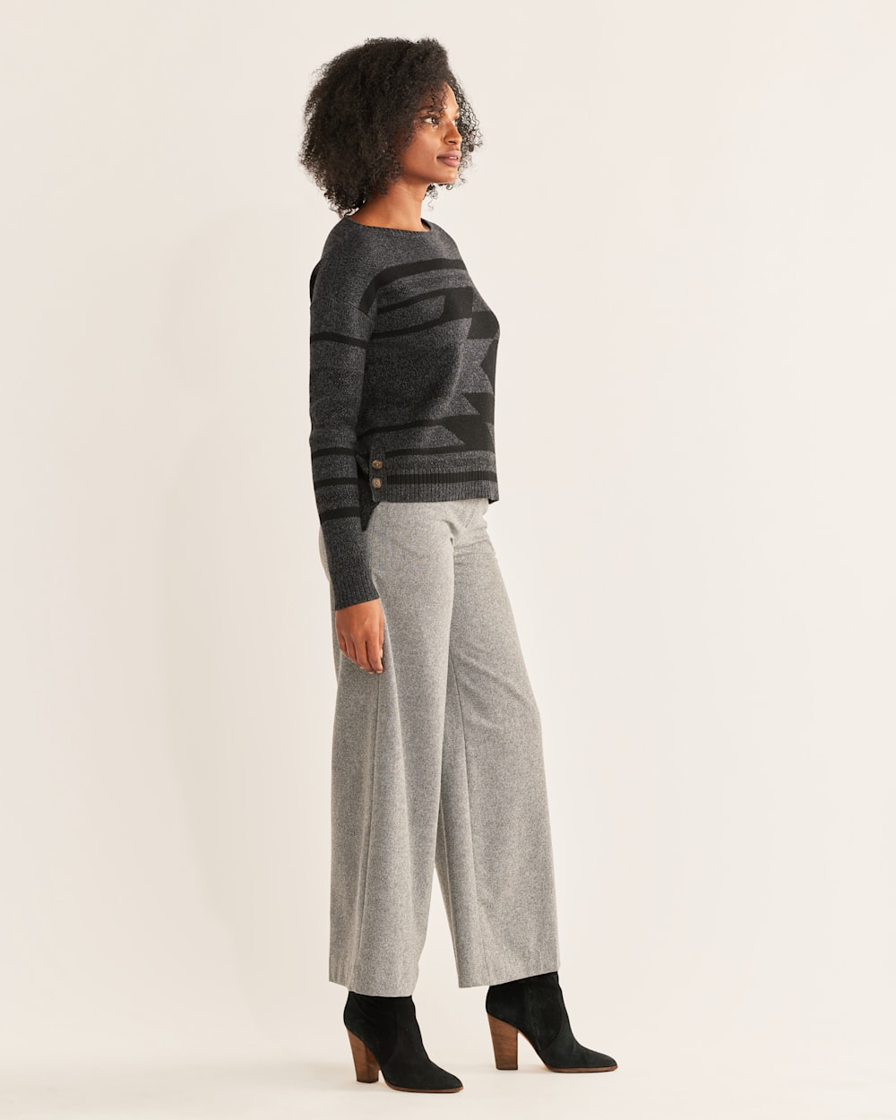 ALTERNATE VIEW OF WOMEN'S SIDE-BUTTON MERINO SWEATER IN CHARCOAL HEATHER/BLACK image number 2