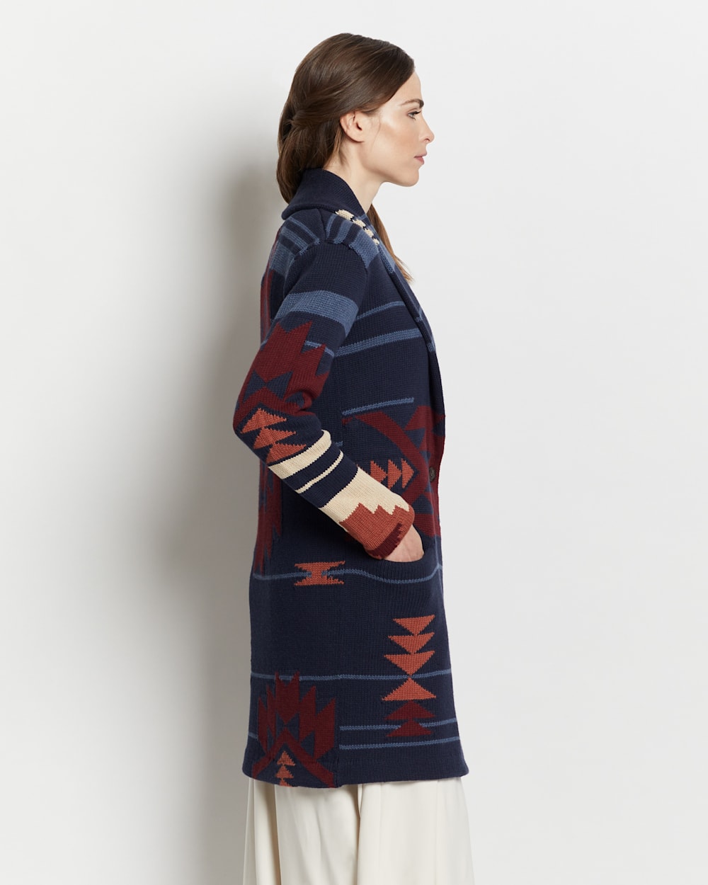 ALTERNATE VIEW OF WOMEN'S GRAPHIC SWEATER COAT IN NAVY/MAROON MULTI image number 5