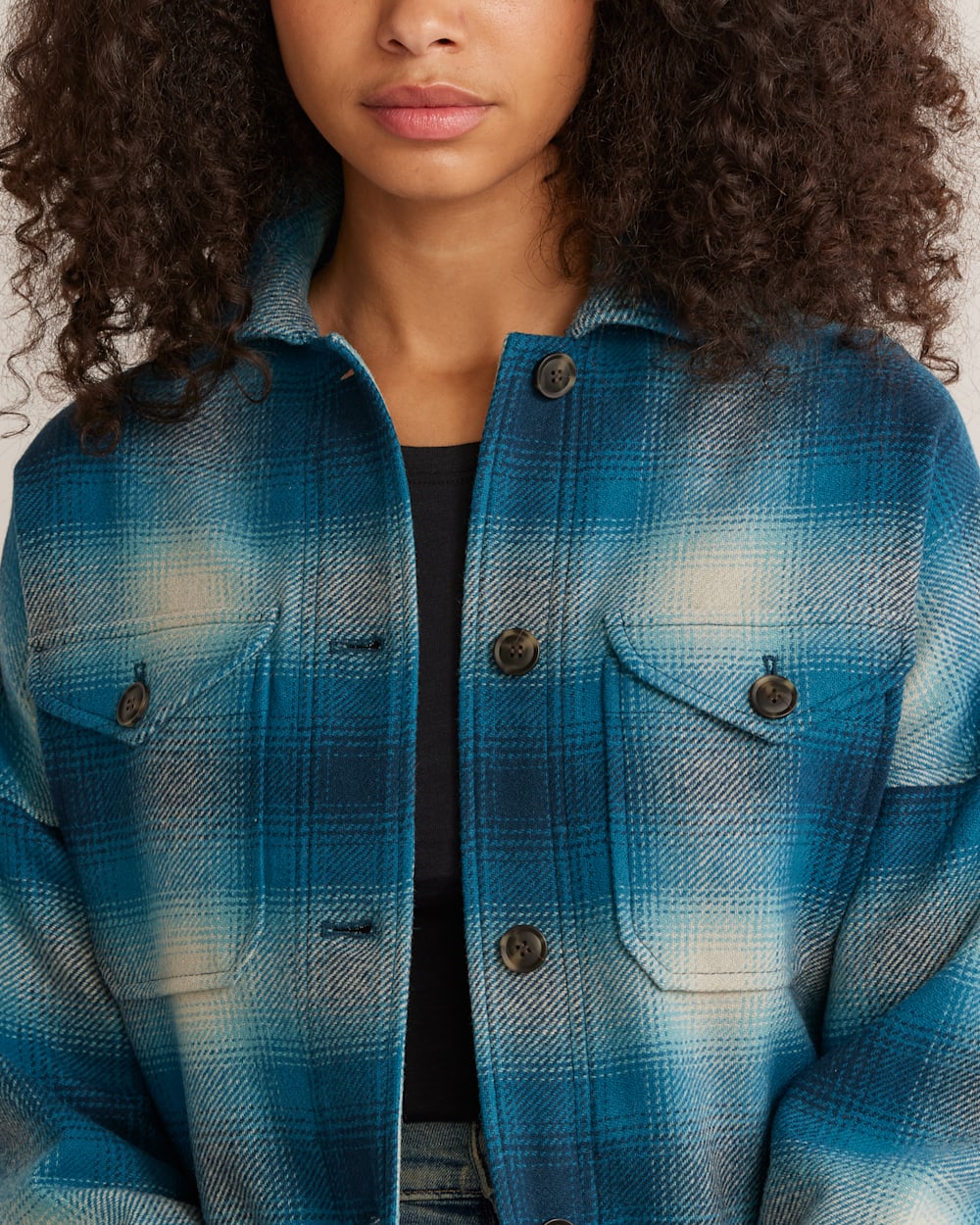 ALTERNATE VIEW OF WOMEN'S WOOL SHIRT JACKET IN TURQUOISE OMBRE image number 4