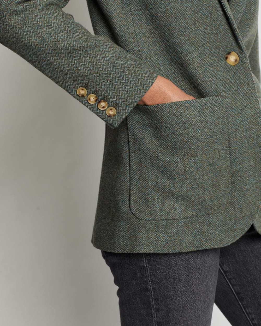 ALTERNATE VIEW OF WOMEN'S DAVIS HERRINGBONE WOOL BLAZER IN GREEN/SHALE MIX image number 2