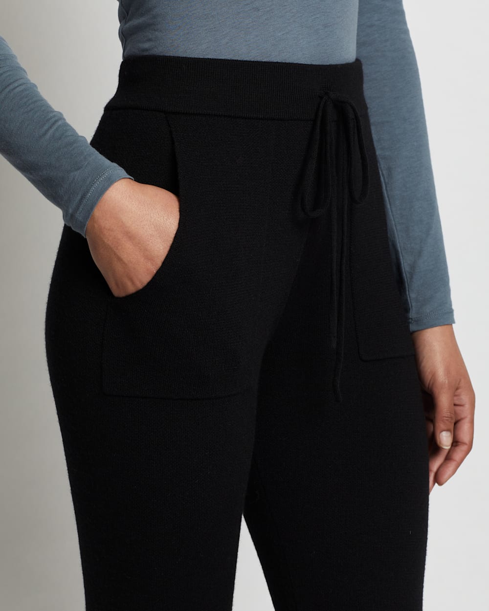 ALTERNATE VIEW OF WOMEN'S MERINO JOGGER PANTS IN BLACK image number 2