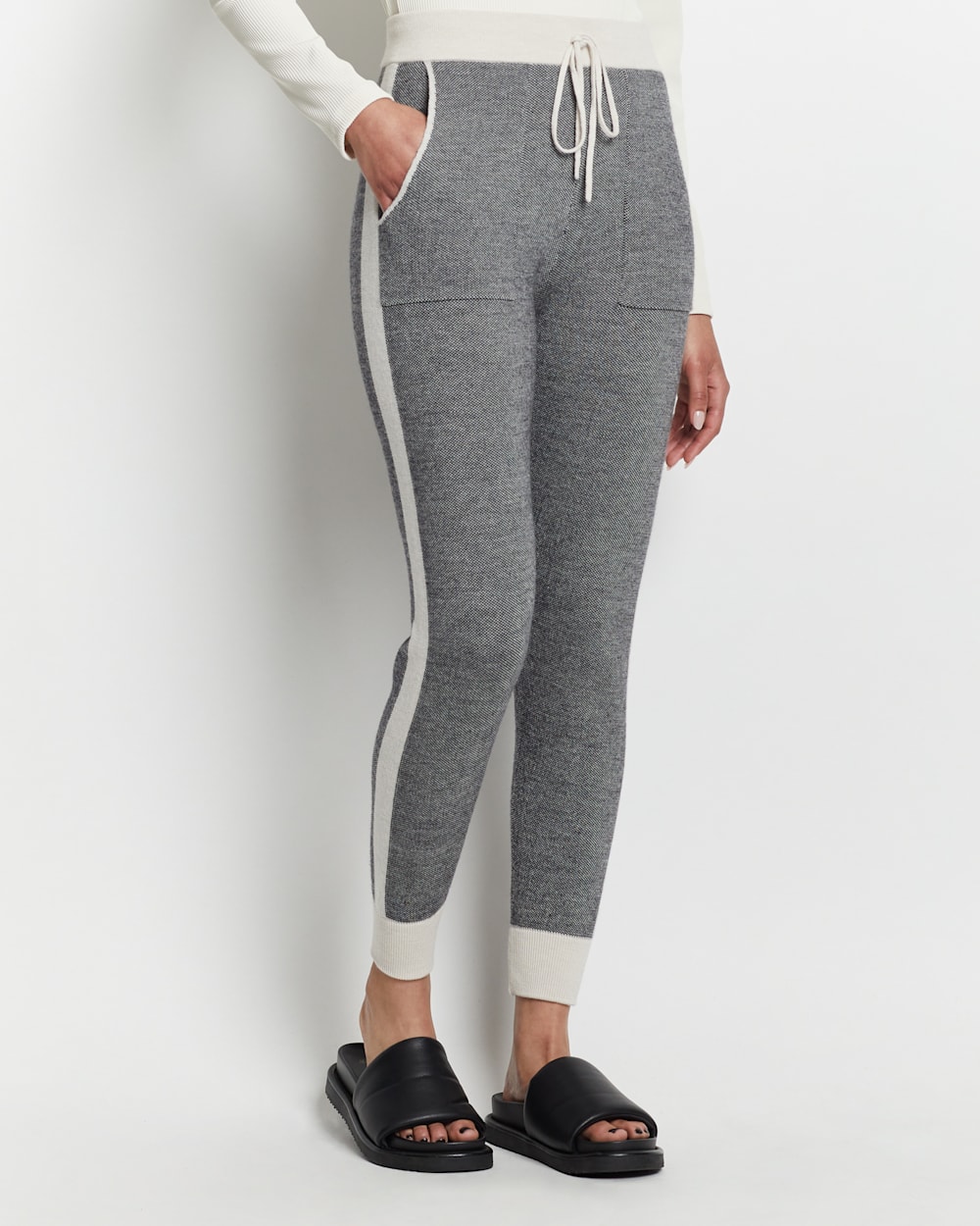 ALTERNATE VIEW OF WOMEN'S MERINO JOGGER PANTS IN CHARCOAL/IVORY image number 5