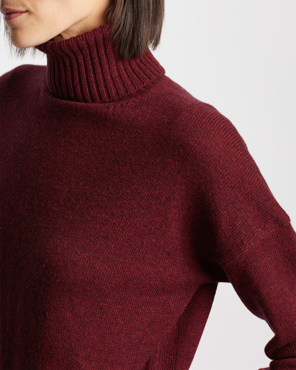 ALTERNATE VIEW OF WOMEN'S MERINO/CASHMERE OVERSIZED TURTLENECK IN BERRY PRESERVE image number 2