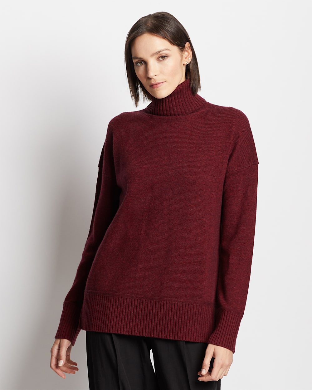 ALTERNATE VIEW OF WOMEN'S MERINO/CASHMERE OVERSIZED TURTLENECK IN BERRY PRESERVE image number 3