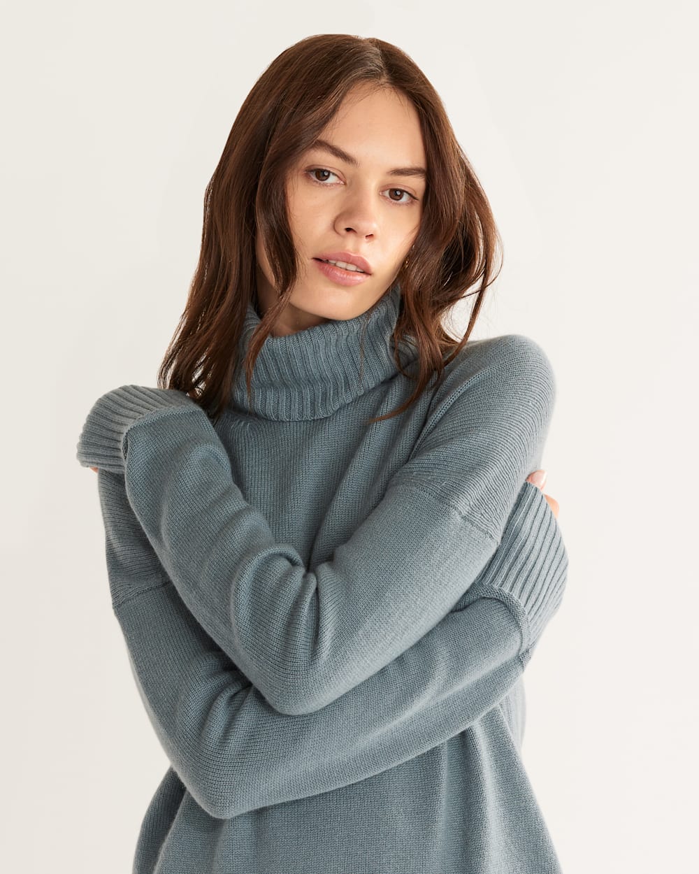 WOMEN S MERINO CASHMERE OVERSIZED TURTLENECK