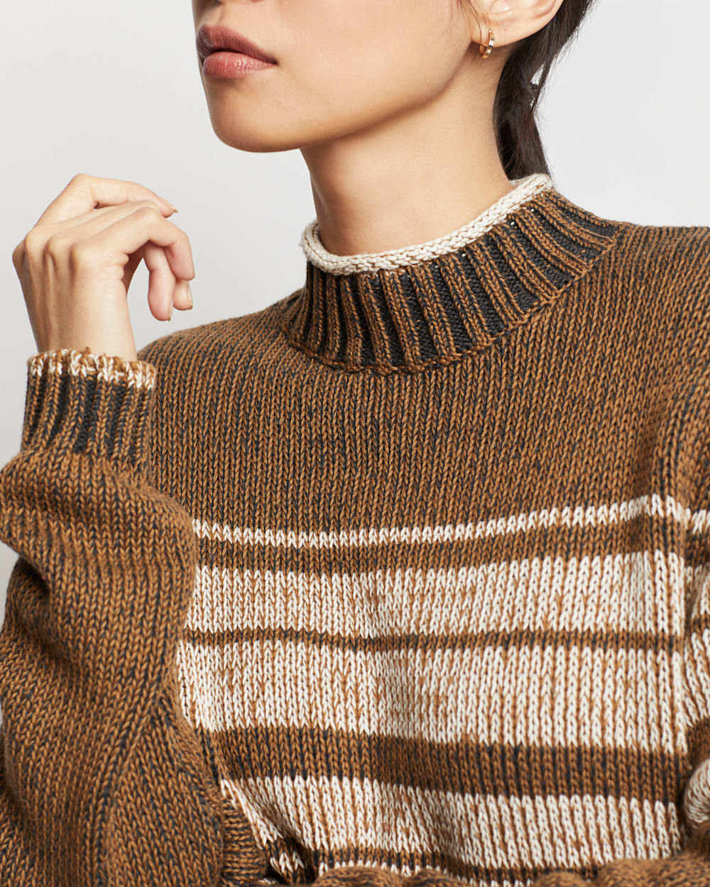 ALTERNATE VIEW OF WOMEN'S MOCKNECK RELAXED-FIT SWEATER IN BRONZE/IVORY image number 2