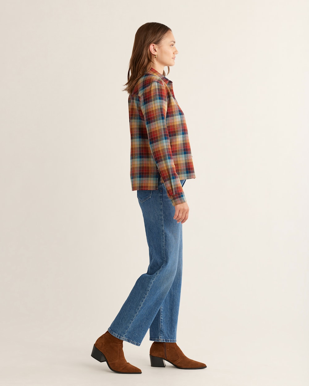 ALTERNATE VIEW OF WOMEN'S CROPPED WOOL SHIRT IN BRICK MULTI CHECK image number 2