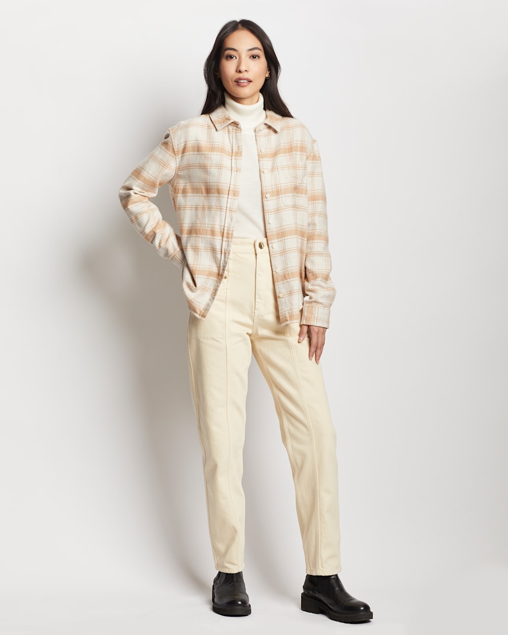 WOMEN'S BOYFRIEND DOUBLEBRUSHED FLANNEL SHIRT IN IVORY/TAN PLAID image number 1