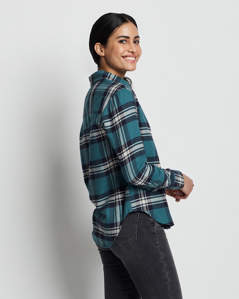 ALTERNATE VIEW OF WOMEN'S BOYFRIEND DOUBLEBRUSHED FLANNEL SHIRT IN BALSAM/IVORY PLAID image number 4