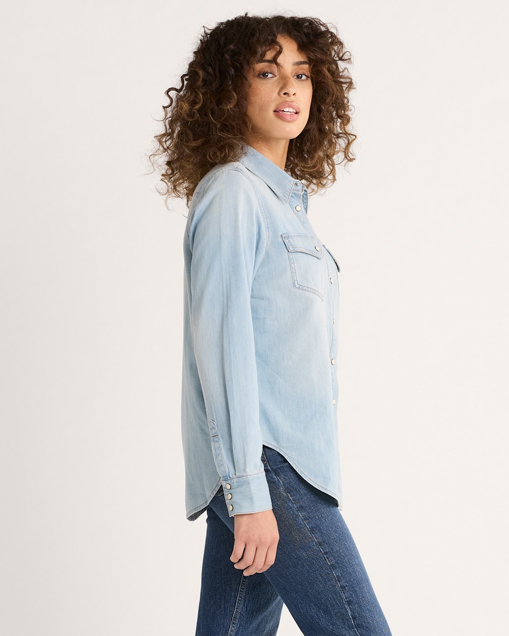 ALTERNATE VIEW OF WOMEN'S CHAMBRAY GAMBLER SHIRT IN LIGHT BLUE image number 3