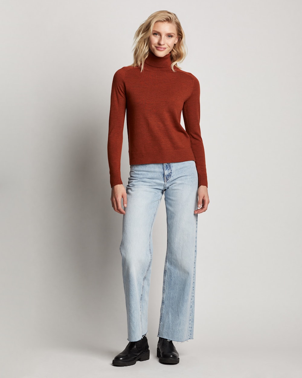 WOMEN'S RAGLAN MERINO TURTLENECK