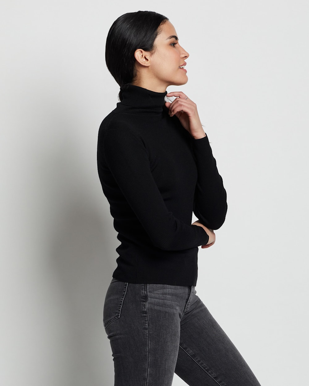 ALTERNATE VIEW OF WOMEN'S FITTED MERINO TURTLENECK IN BLACK image number 4