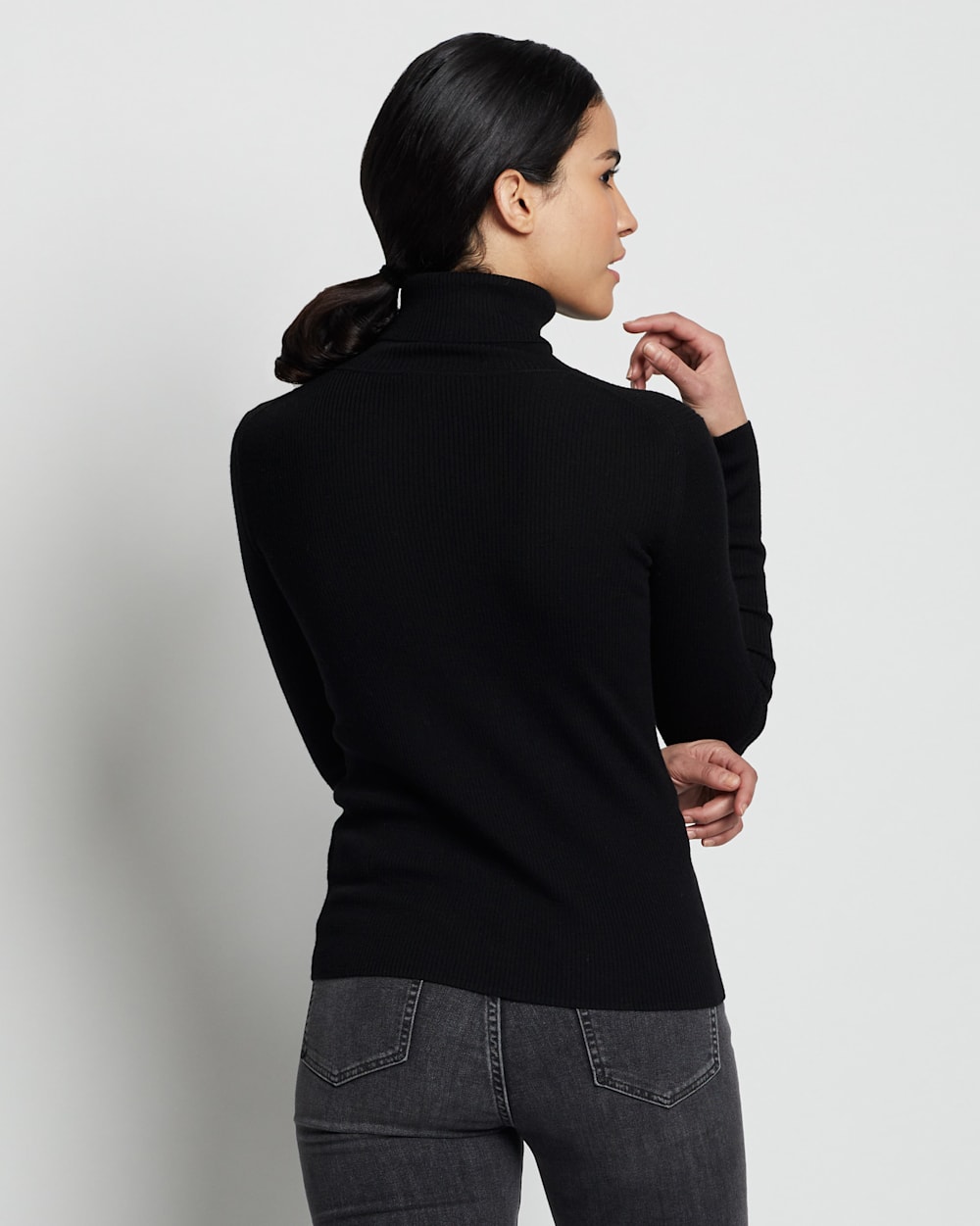 ALTERNATE VIEW OF WOMEN'S FITTED MERINO TURTLENECK IN BLACK image number 5