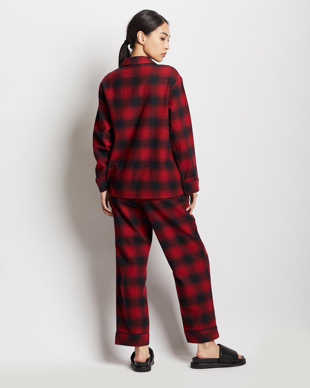 ALTERNATE VIEW OF WOMEN'S PAJAMA SET IN RED/BLACK OMBRE image number 4