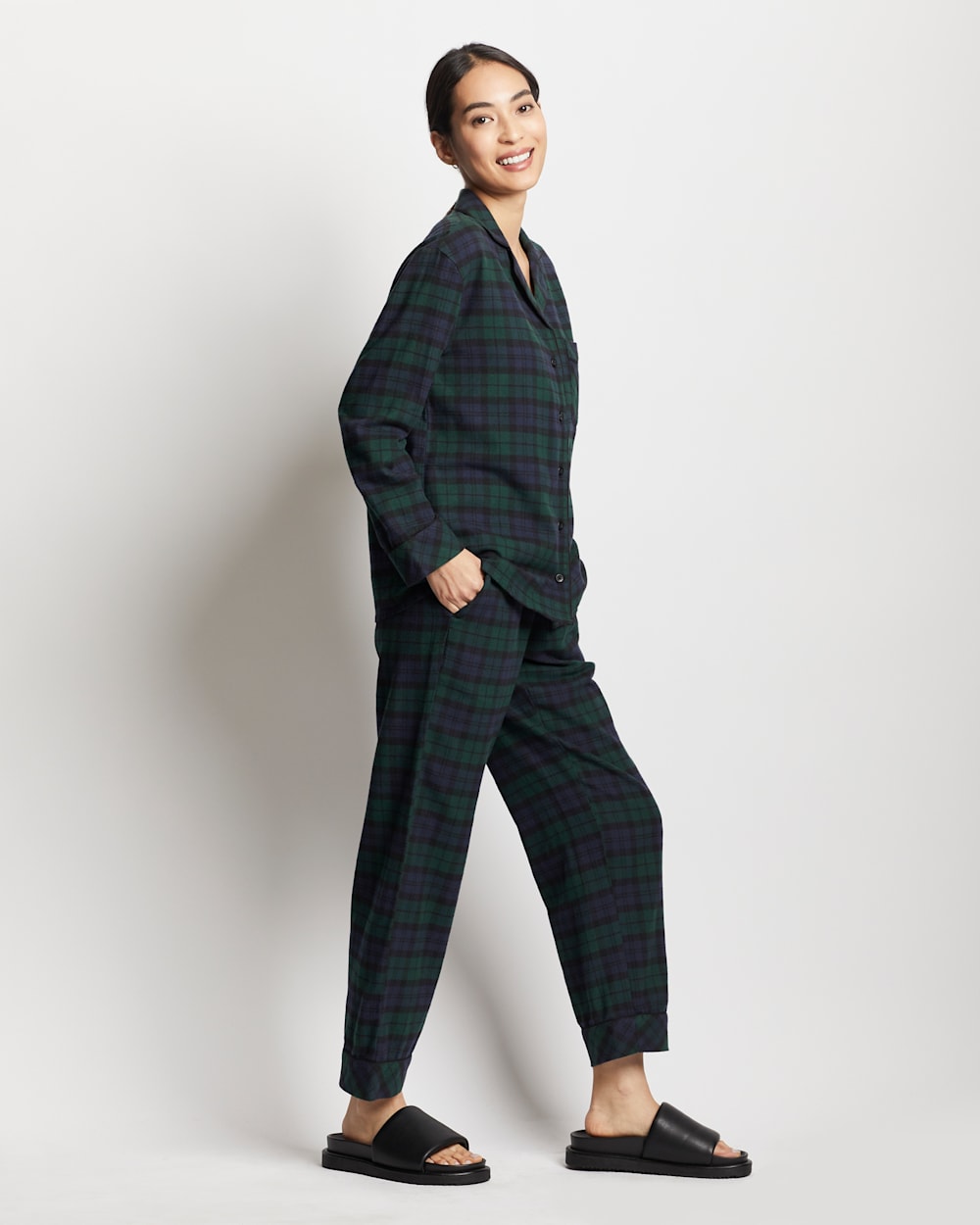 ALTERNATE VIEW OF WOMEN'S PAJAMA SET IN GREEN/BLUE PLAID image number 3