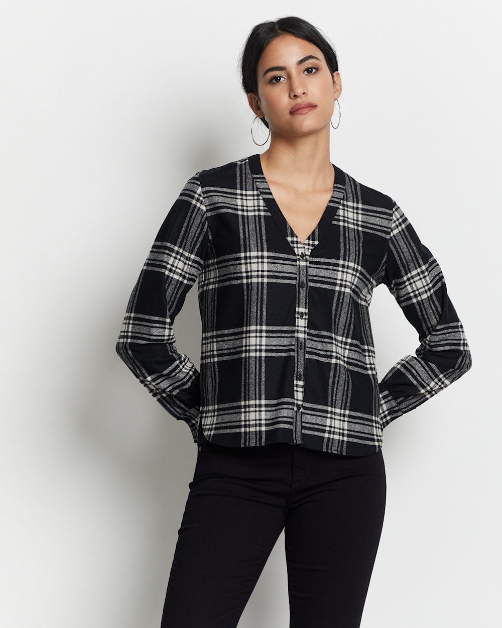 WOMEN'S LENA MERINO V-NECK SHIRT IN BLACK/IVORY TARTAN image number 1