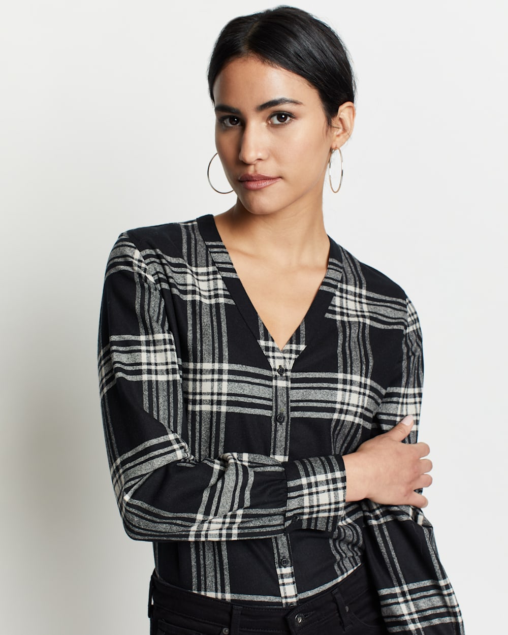 ALTERNATE VIEW OF WOMEN'S LENA MERINO V-NECK SHIRT IN BLACK/IVORY TARTAN image number 4