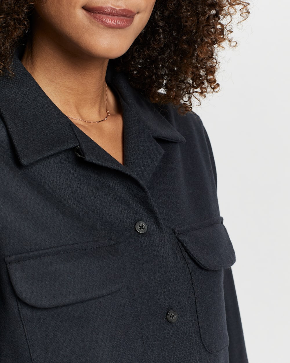 ALTERNATE VIEW OF WOMEN'S SOLID BOYFRIEND BOARD SHIRT IN SLATE image number 2